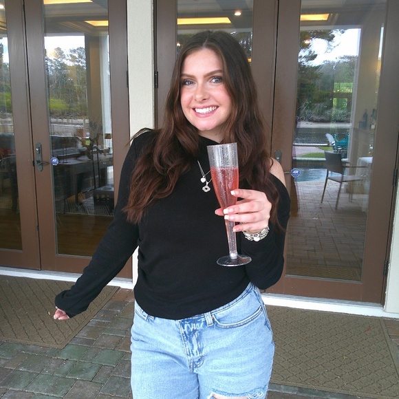 Meet your Posher, Megan - Picture 1 of 1